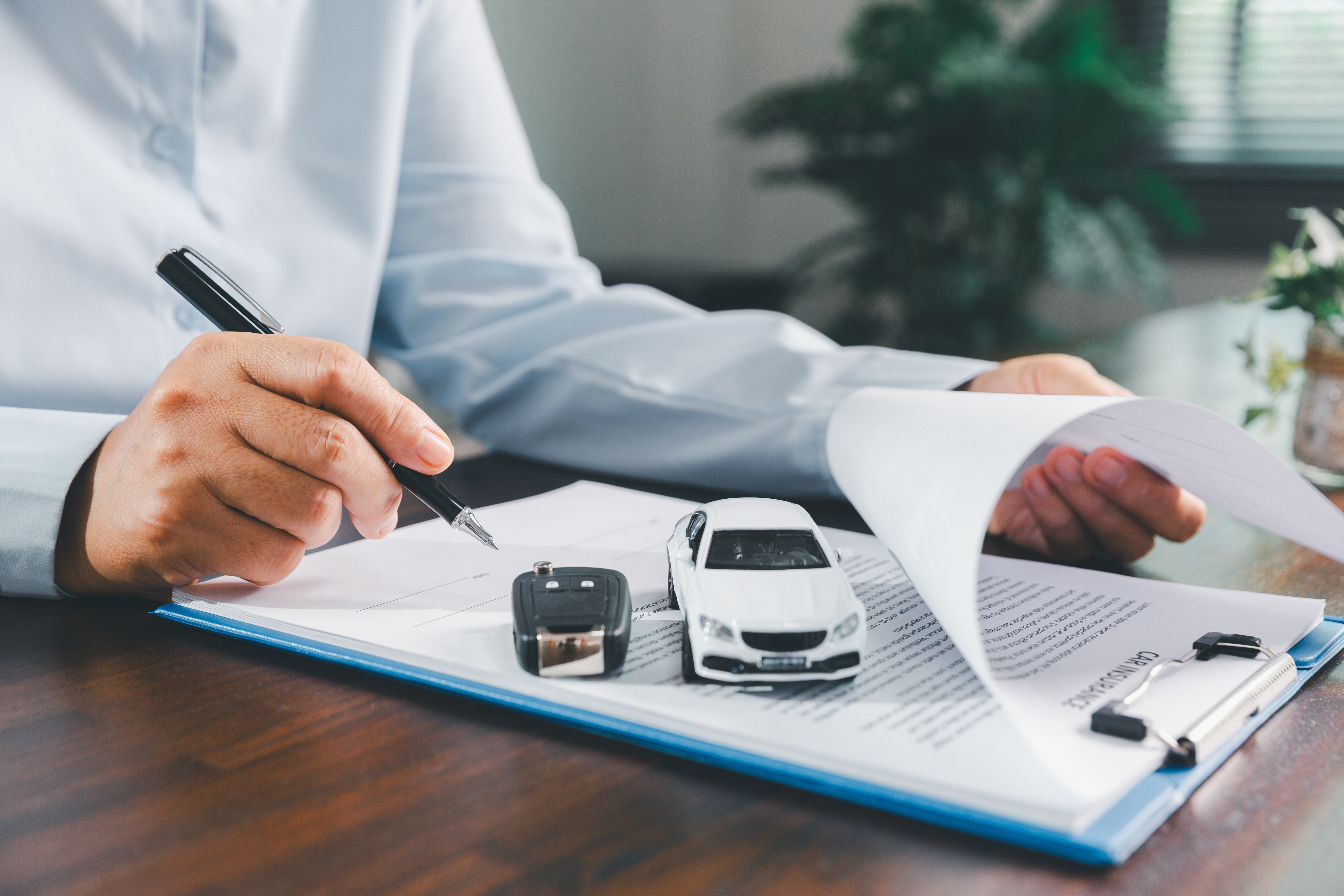 Vender coche sin garantía a particular: ¿es legal y qué riesgos tiene?